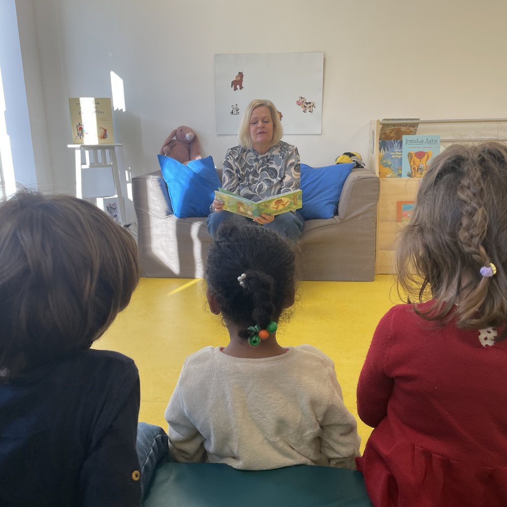 Nancy Faeser, MdB, liest in Bad Soden vor